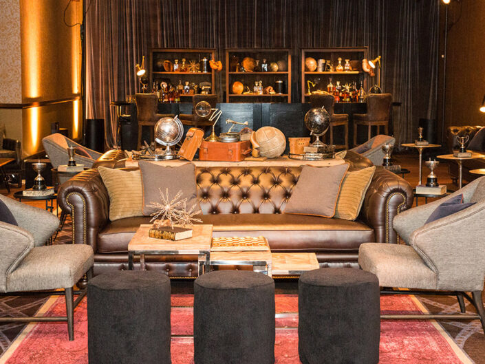 NEXT VR EXPERIENCE LOUNGE